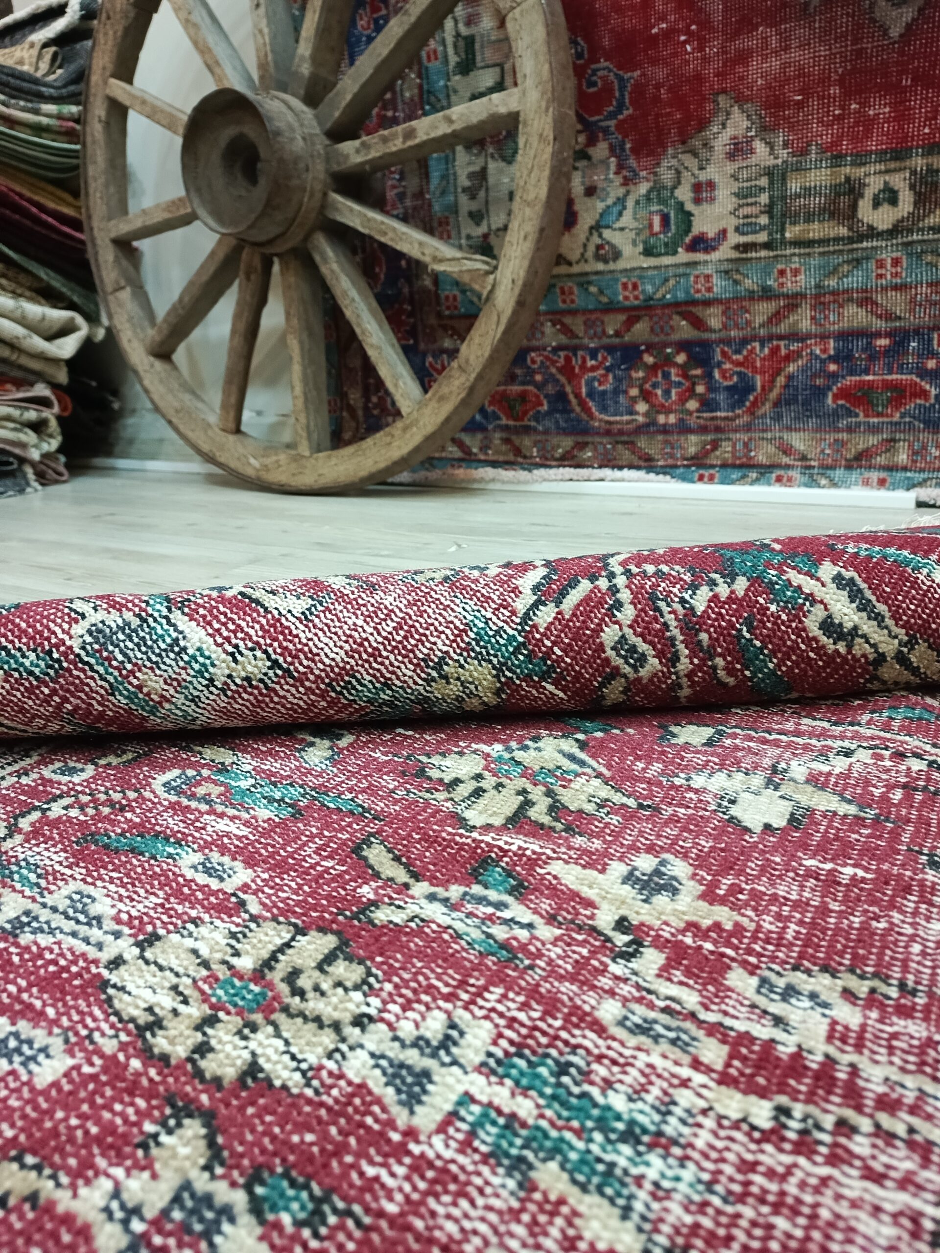 100% Wool Vintage Hand-Woven Rug — detail view 4, vintage vintage rug